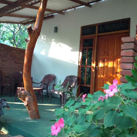 Amaya River Side Homestay Sigiriya Bagian luar foto
