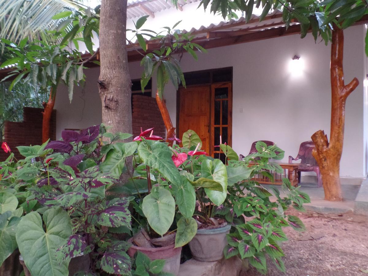 Amaya River Side Homestay Sigiriya Bagian luar foto