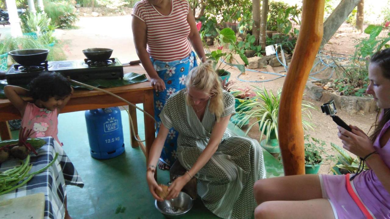 Amaya River Side Homestay Sigiriya Bagian luar foto