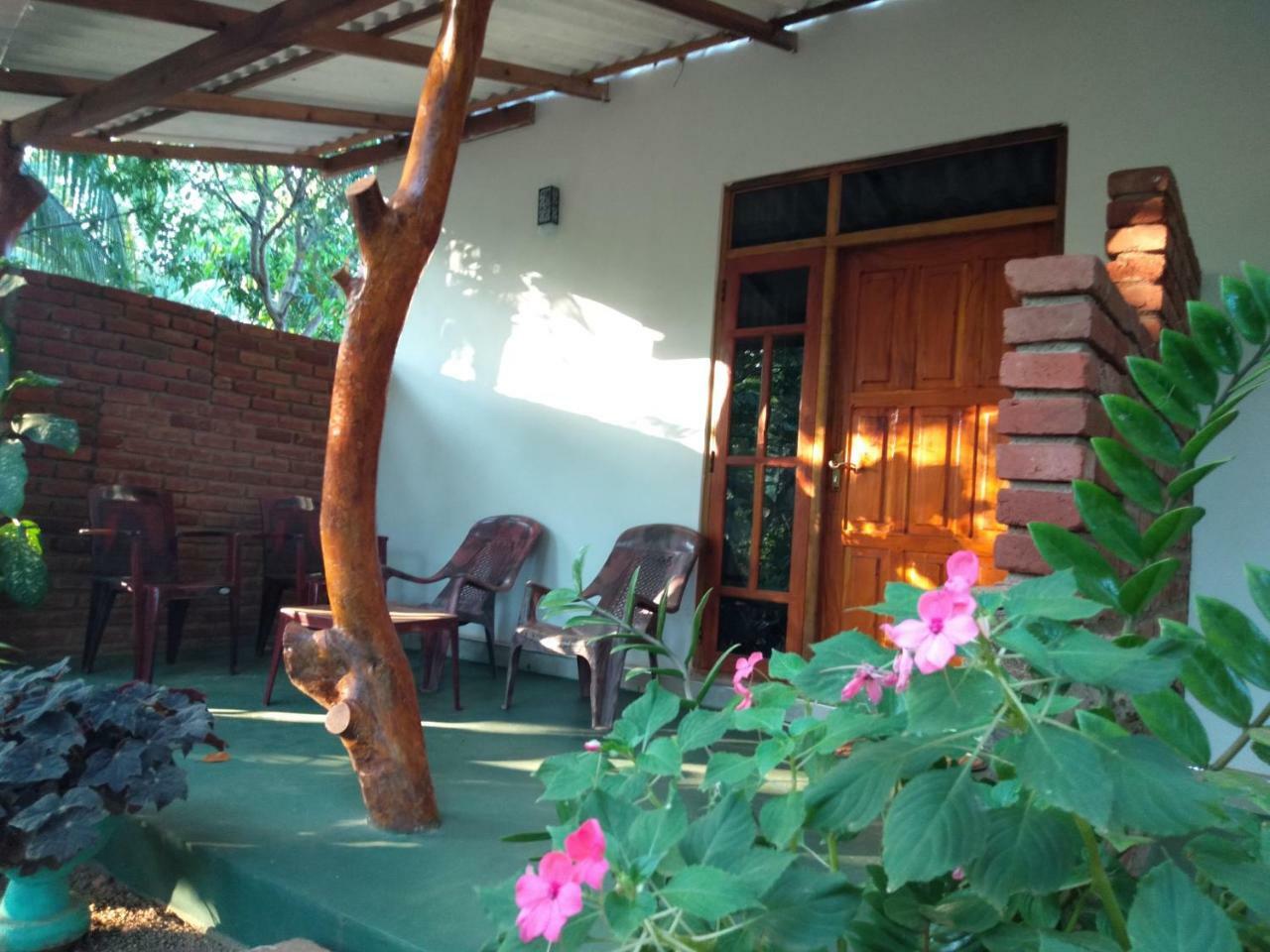 Amaya River Side Homestay Sigiriya Bagian luar foto